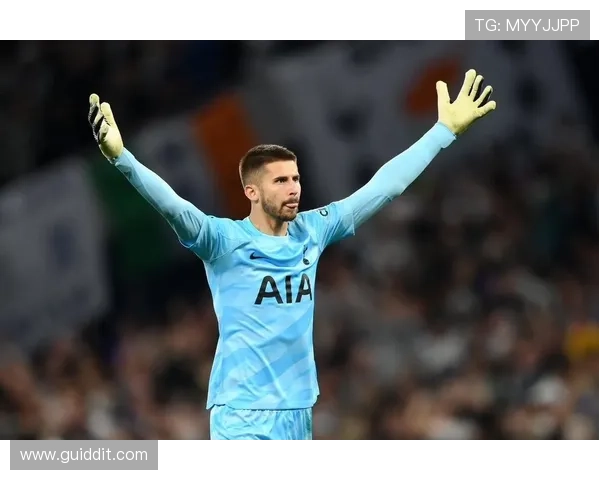 马丁内斯本赛季表现稳健，维拉门将成英超焦点